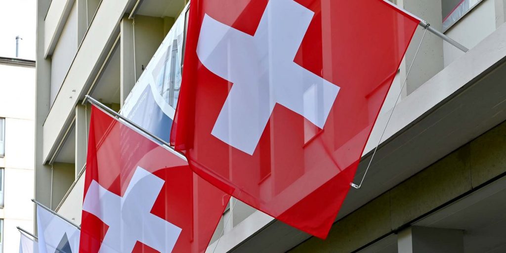 Covid, lieve risalita dei contagi in Svizzera