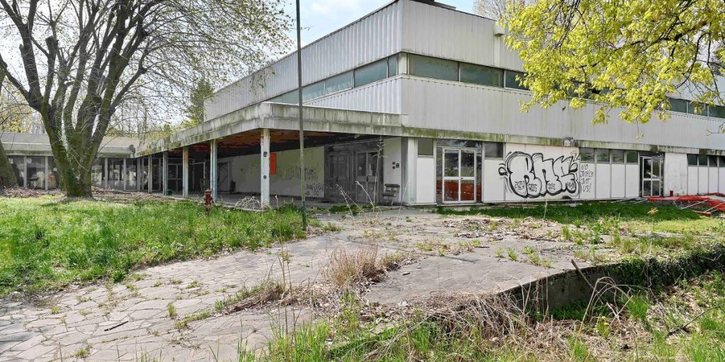 «Disastrosa gestione». Pd all’attacco sul Palazzetto di Muggiò