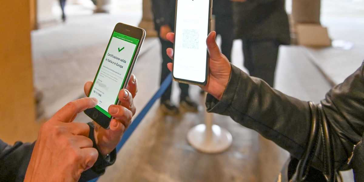 Green pass, Comune di Como pronto: «Oggi la prova del nove»