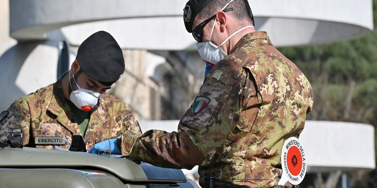 «Coprifuoco in tutta la Lombardia dalle 23 alle 5»