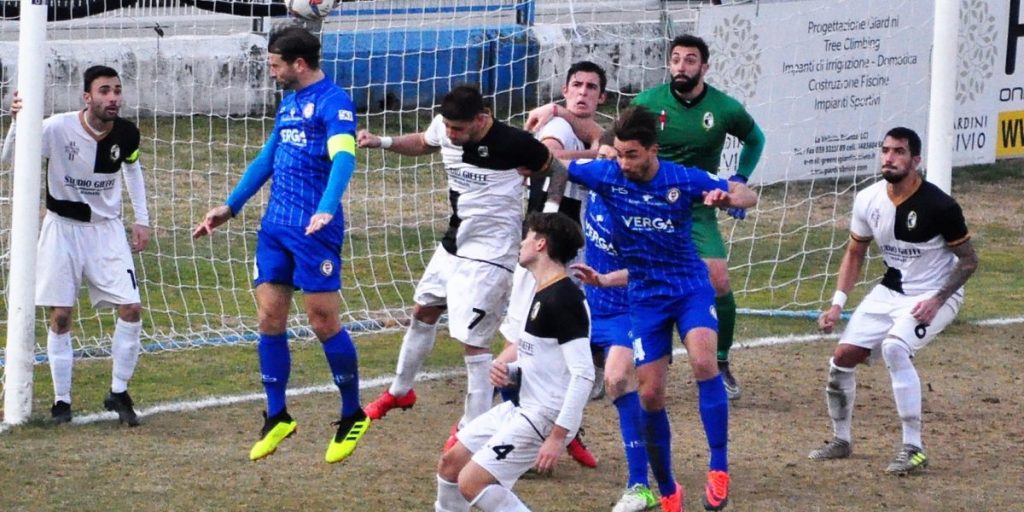 Como, pari con l’Olginatese, colpita dalla morte del presidente. Vittoria del Mantova