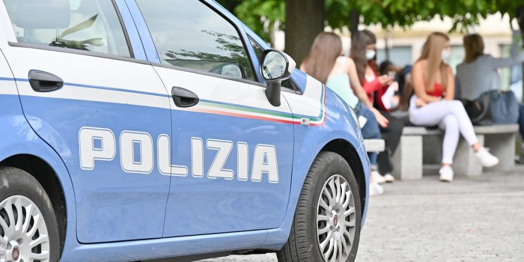 Furto di abiti in centro a Como. Arrestato un ventunenne originario del Gambia