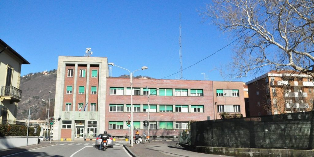 “Grazie per quello che fate”: pizze in regalo alla Questura di Como