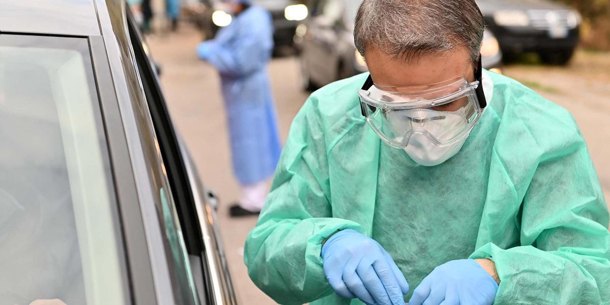 Balzo in avanti dei positivi nel Comasco: sono 211. I decessi sono 6