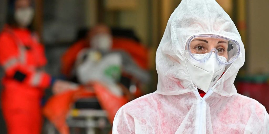 L’epidemia torna a crescere nel Comasco: la nostra provincia sarebbe da “zona rossa”. Dieci i morti