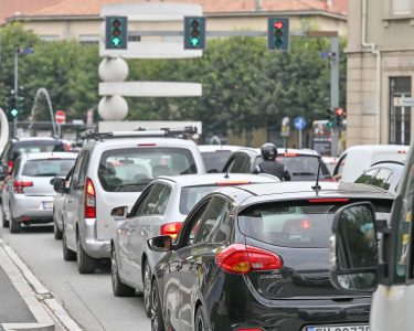 Viabilità e polemiche. Nuova Ztl, affondo di Asf: «Pericolosi i bus tra la folla»