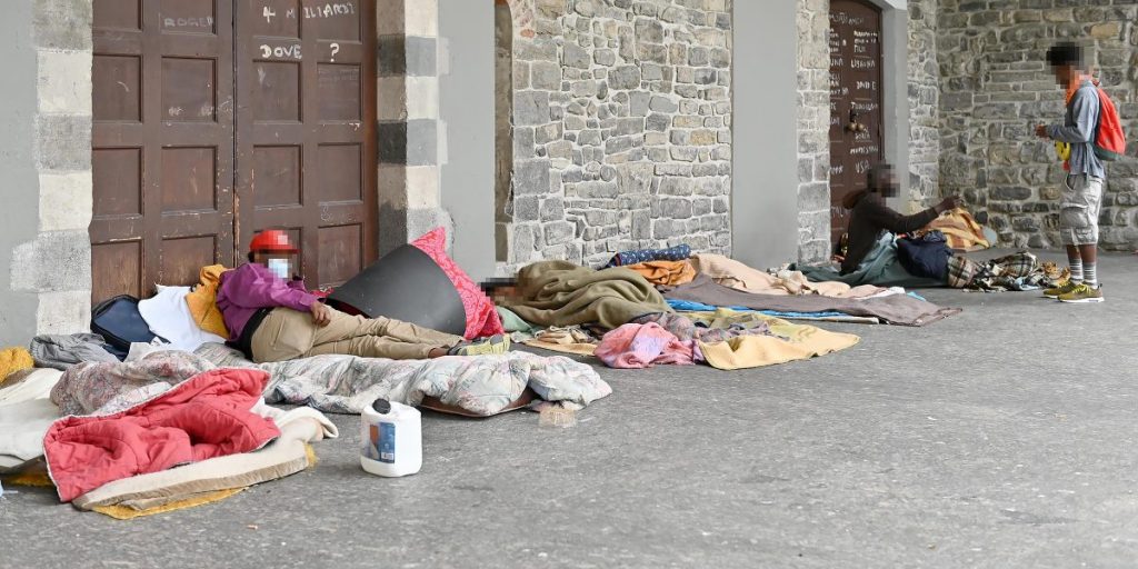 Grate di San Francesco, lo scontro si alza di livello