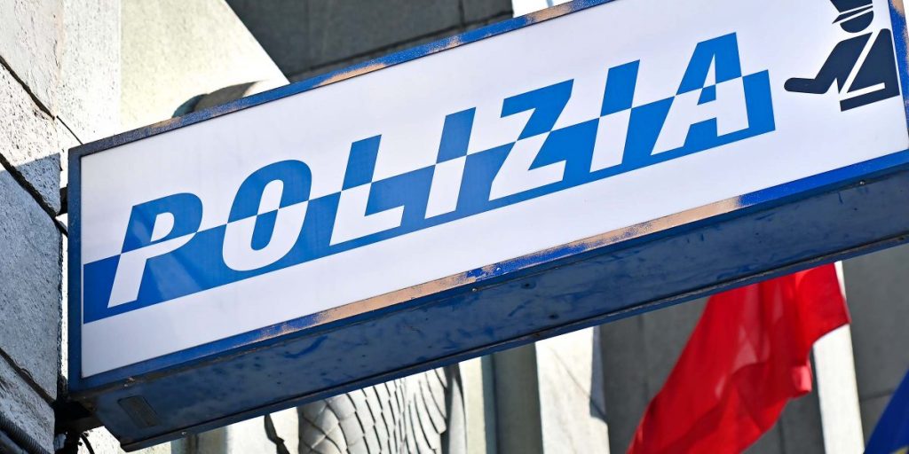 «È un chirurgo senza requisiti». Perquisito lo studio a Villa Guardia