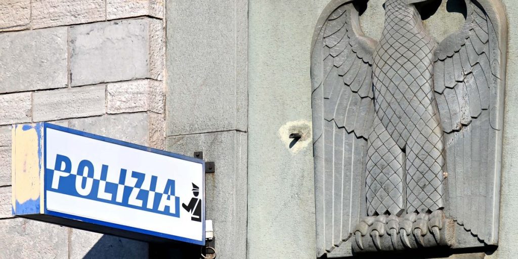 Molestie alla ex anche via radio: un 33enne finisce ai domiciliari