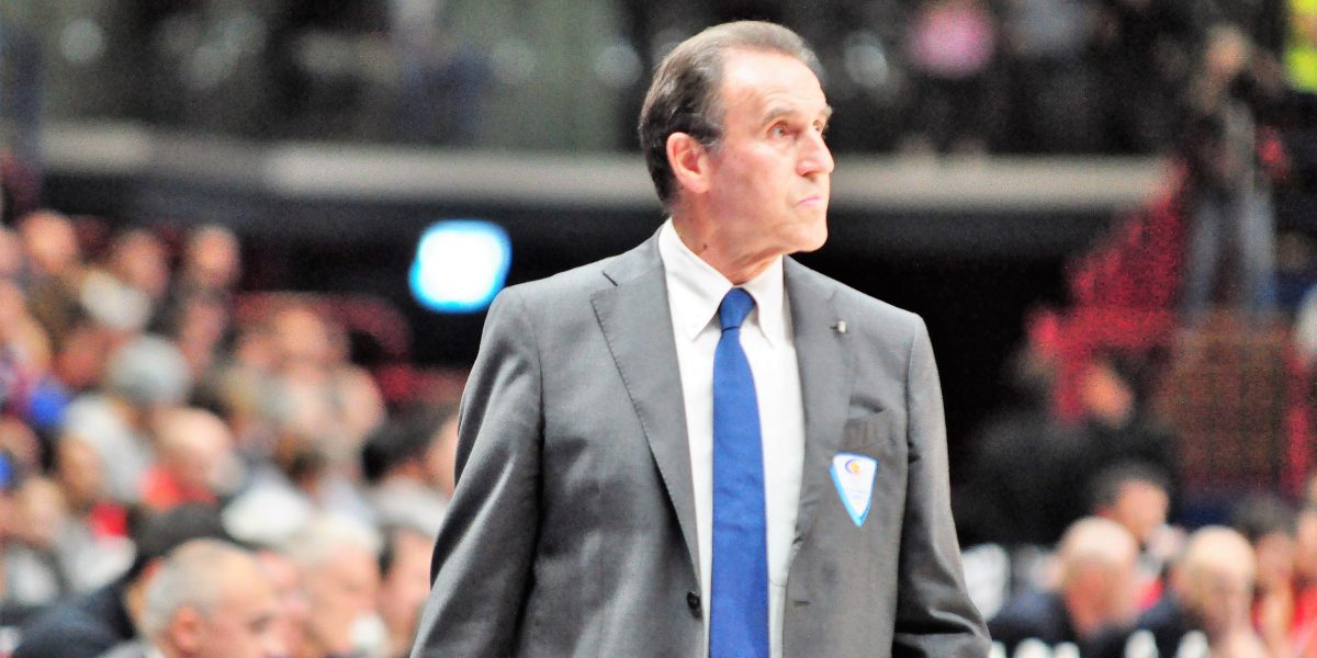 Carlo Recalcati e il derby Cantù-Varese. «Sarà una partita   molto aperta Impossibile fare un pronostico»