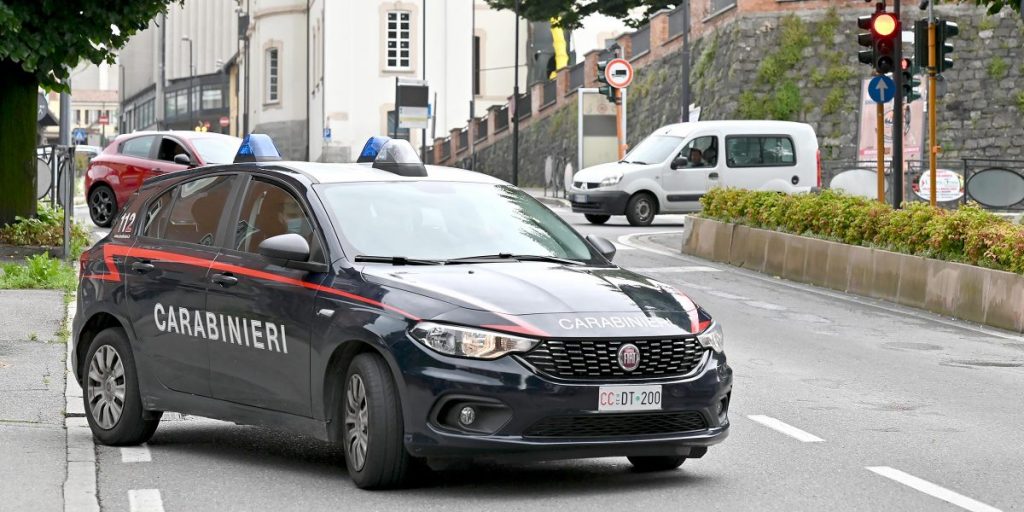 Minaccia sui social un 26enne di Cantù e gli chiede 3.500 euro: arrestato per estorsione