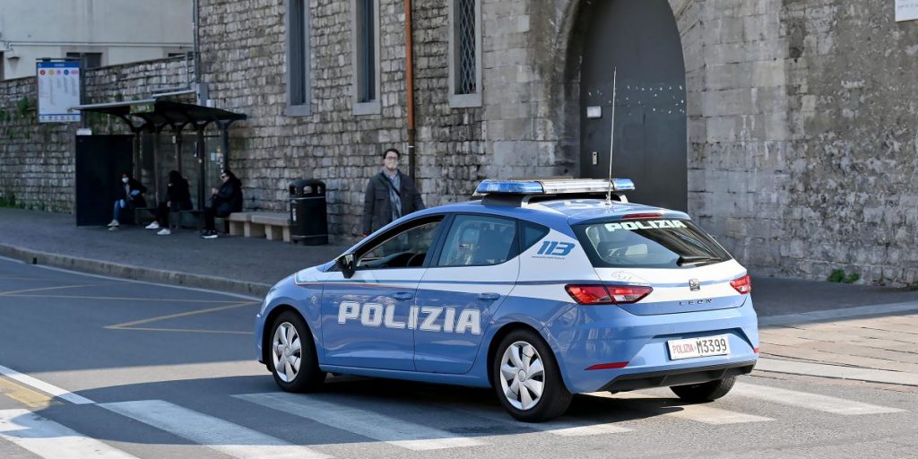 Furti in auto in viale Varese: preso 22enne marocchino