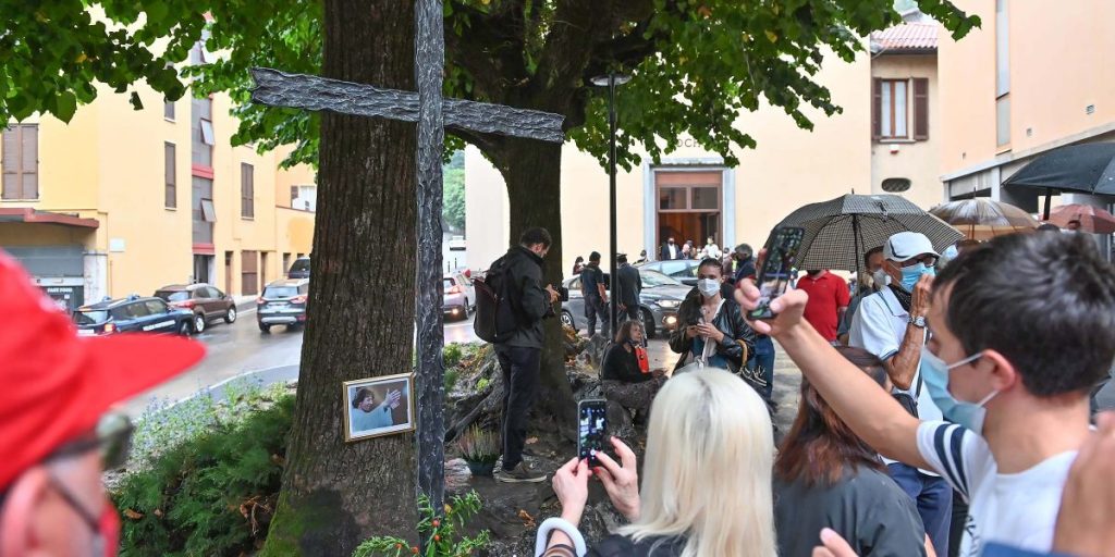 Il vescovo Cantoni: «Don Roberto è stato un grande testimone di carità»