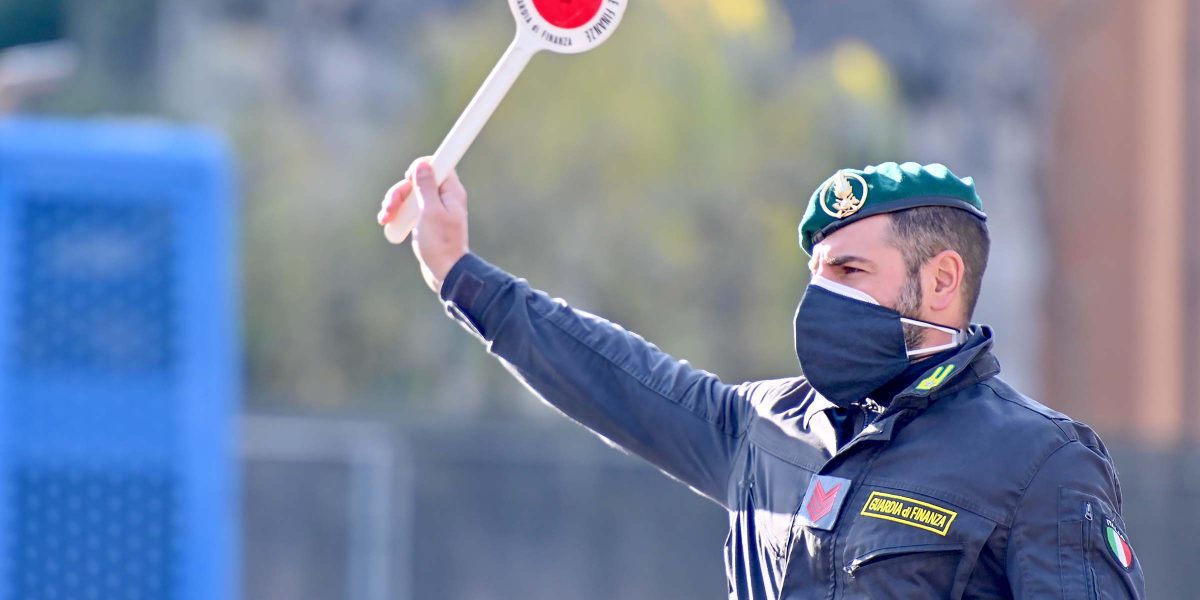 Lavoratori in nero scoperti dalla guardia di finanza