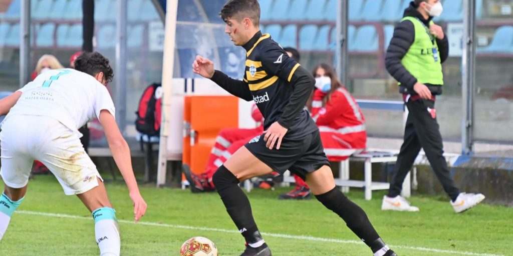 Covid nel Como: rinviata la partita degli azzurri a Olbia