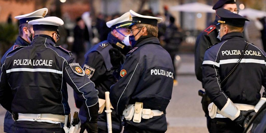 Coprifuoco in Lombardia, approvata la mozione per abolirlo