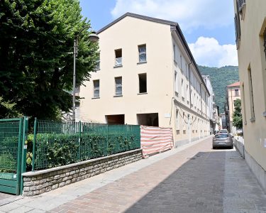 Rapina nella notte alla sala giochi: via con 10 mila euro