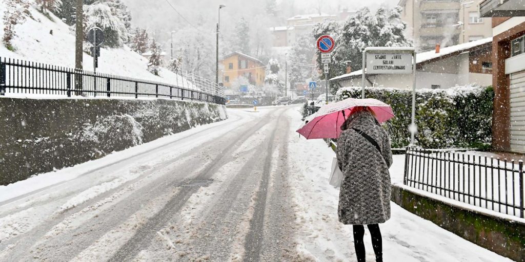Allerta neve in tutta la provincia. Precipitazioni anche a basse quote