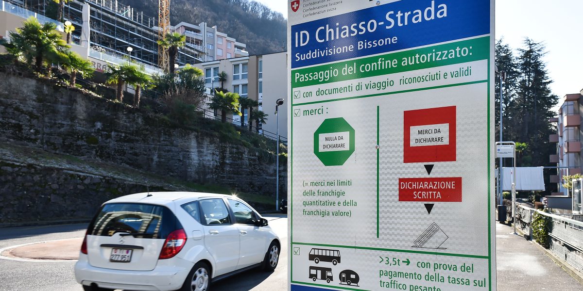 Campione, nuovo esposto dei dipendenti e intanto esplode il caso dei ricollocamenti