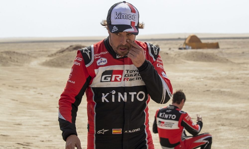 Dakar: Sainz vince 10/a tappa, Alonso capotta ma riparte