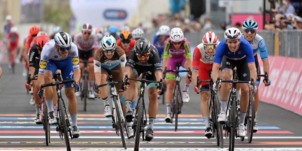 Il Giro d’Italia riparte dopo il giorno di pausa: Ballerini e Spreafico fissano gli obiettivi