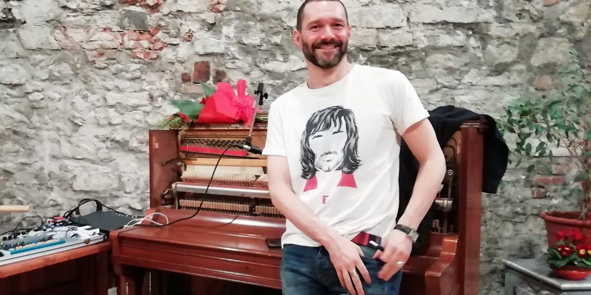 Davide Boosta Dileo, dopo i trionfi con i Subsonica, la serata  a Como all’insegna del silenzio. LE FOTO