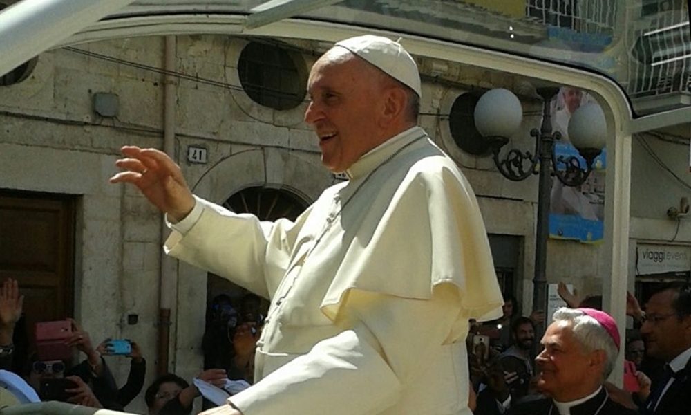 Decaro,domani sarò in piazza da Papa