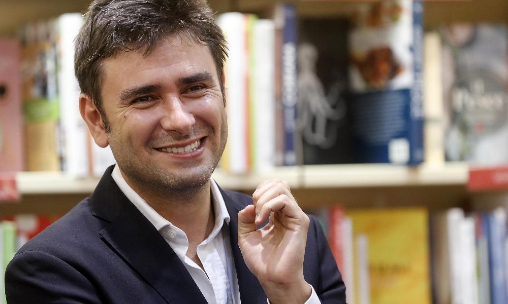 Di Battista,Italia chieda stop firma Mes