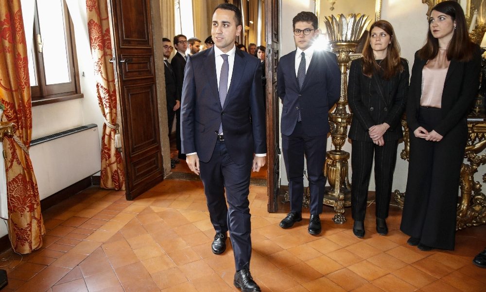 Di Maio a Bengasi per incontrare Haftar