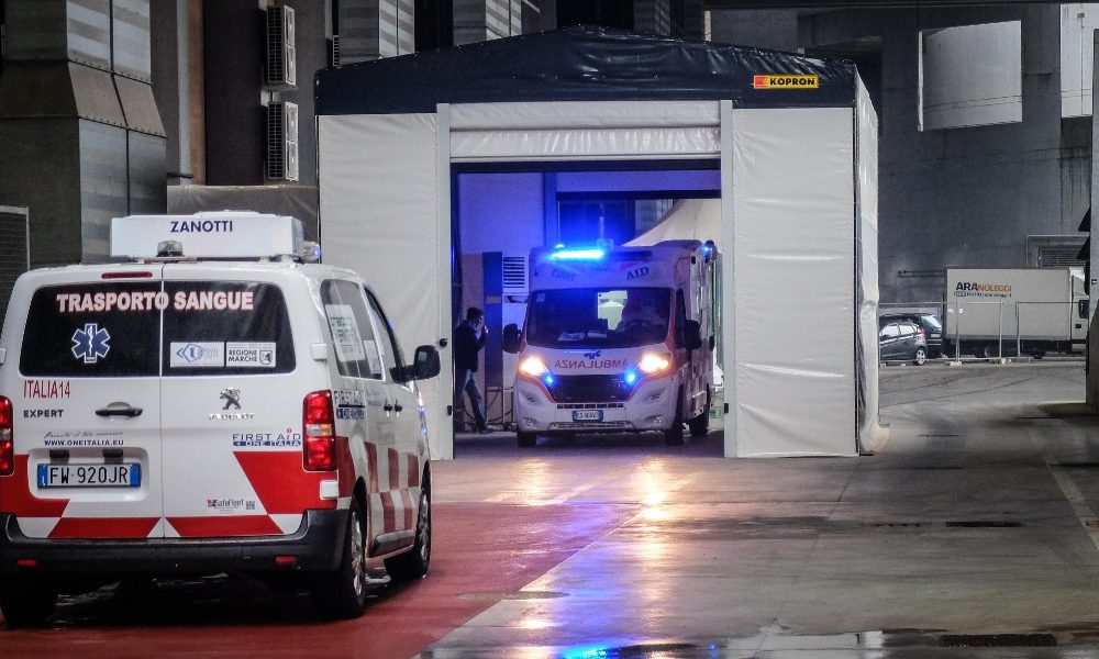 Dimessa dall’ospedale, ruba un’ambulanza per tornare a casa