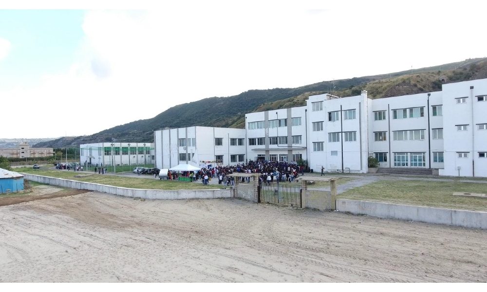 Docente positivo Covid, nessun contagio
