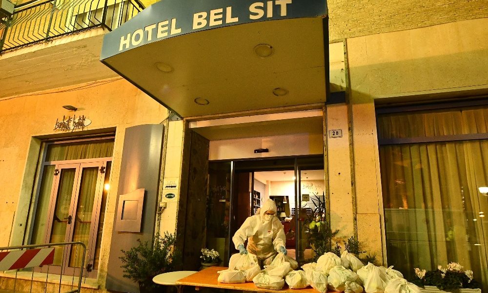 Dodici trasferiti da hotel Alassio