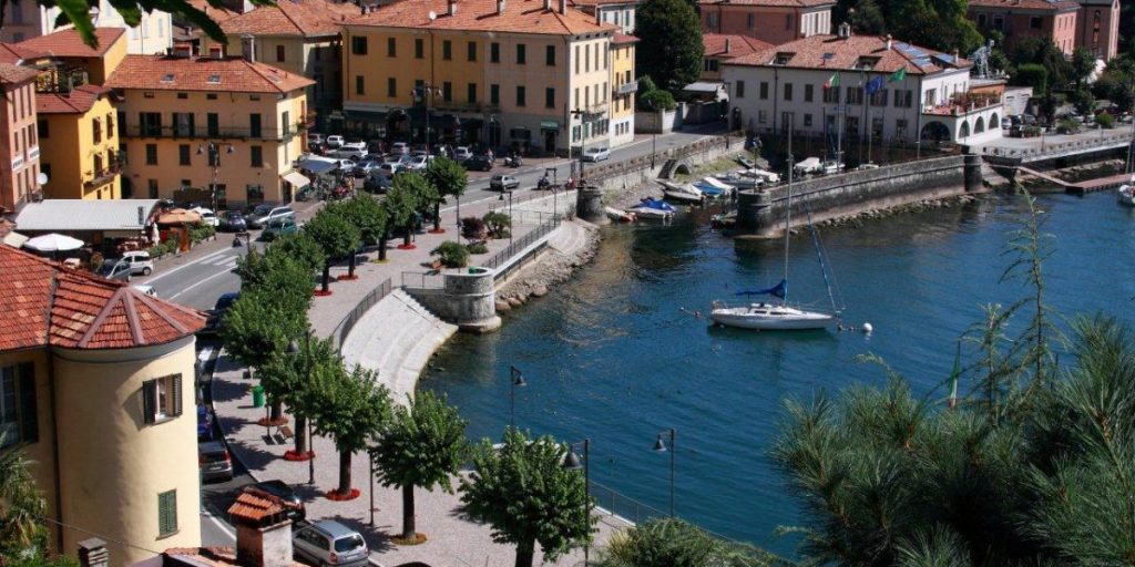 Dongo: si ribaltano con il catamarano, allertati i vigili del fuoco