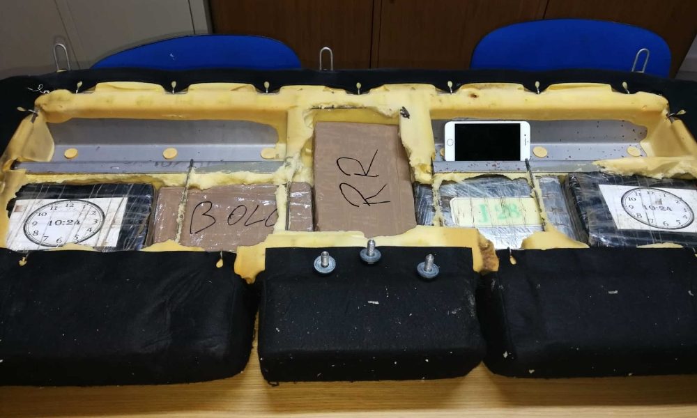 Droga:in auto con 5,5 kg di cocaina, arrestato