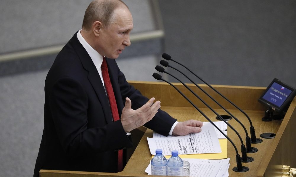 Duma approva emendamento salva-Putin