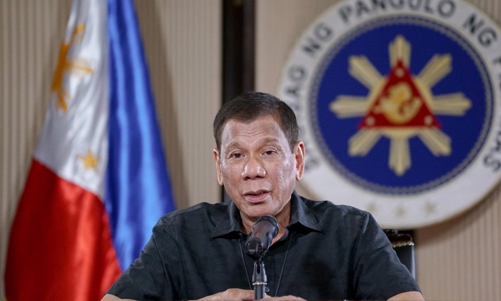Duterte, sparare a chi viola quarantena