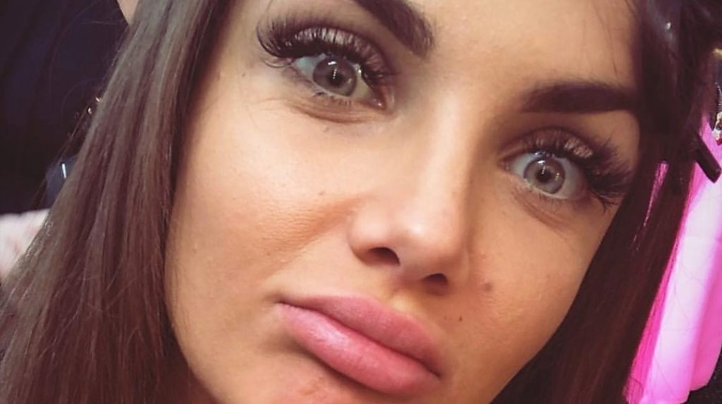 L’appello social di Elettra Miura Lamborghini: “Suggeritemi un ristorante carino sul Lago di Como”