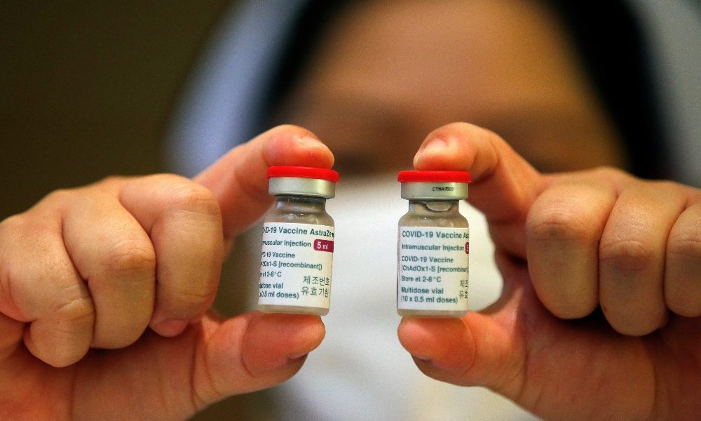 Ema, gravi allergie tra possibili effetti di AstraZeneca