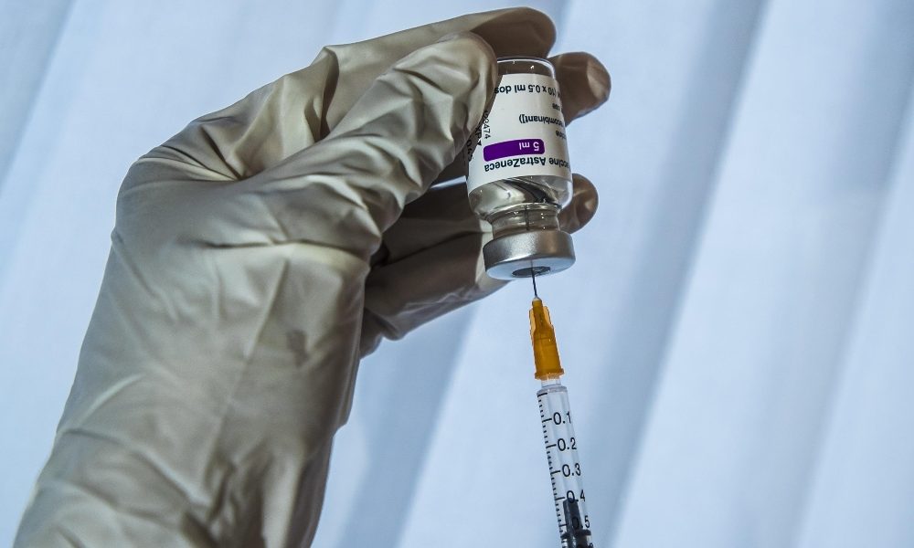 Ema, inchiesta su alcuni lotti specifici AstraZeneca