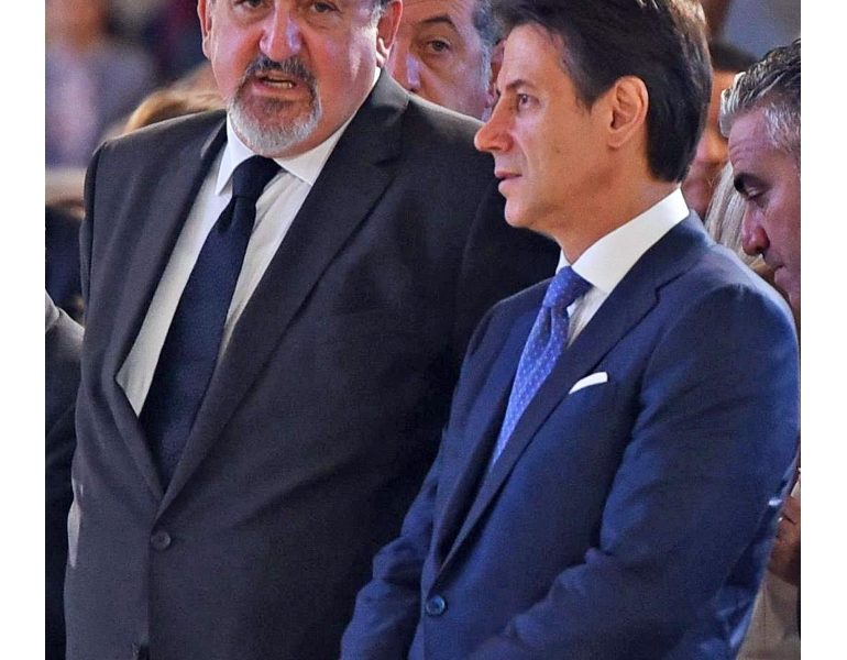 Emiliano, Conte è l’unica alternativa per questo Paese