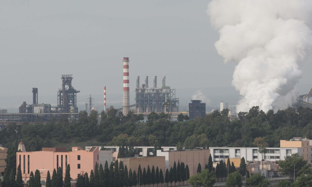 Emiliano, disposti a diventare soci Ilva