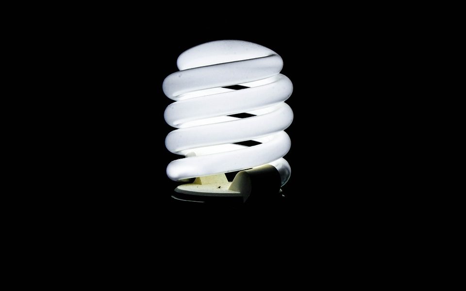 Domani distacchi di elettricità a Como, l’elenco delle vie