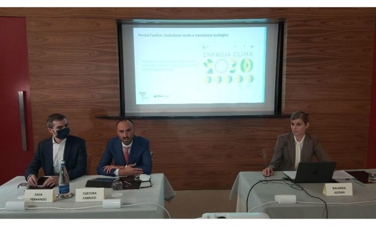 Energia: secondo parco eolico marino galleggiante in Puglia