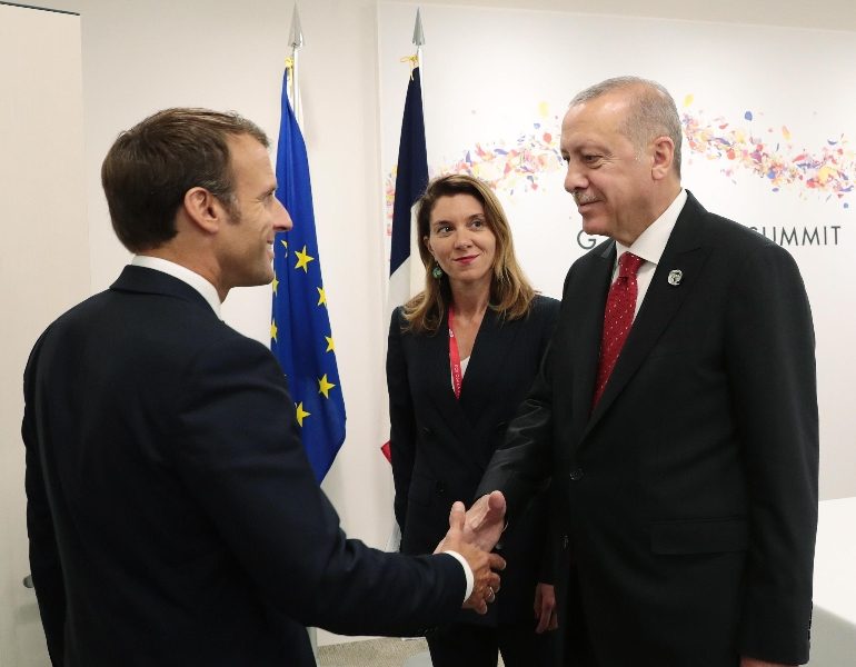 Erdogan a Macron, basta con gilet gialli