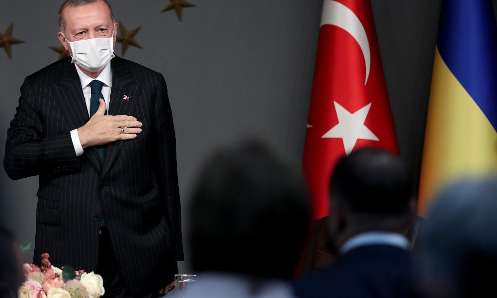 Erdogan, ignorerò la mia caricatura su Charlie Hebdo