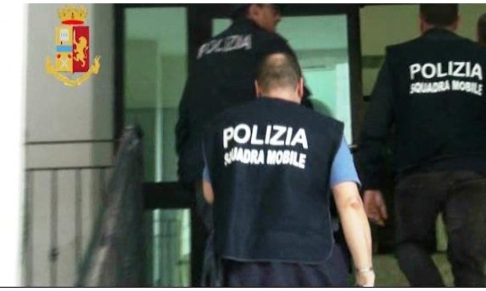 Estorcono terreno a imprenditore,arresti