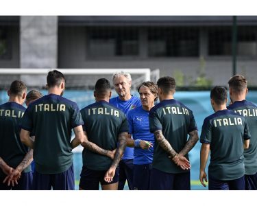 Al via ieri la movida con “silenziatore”