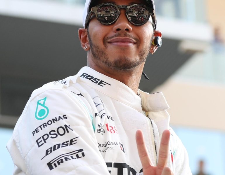 F1: Mercedes; Hamilton prova la nuova W11, “un buon inizio”