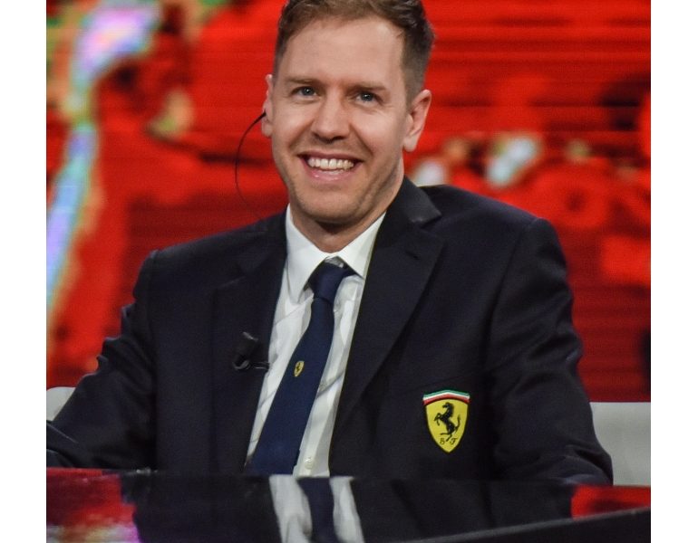 F1: Vettel si ferma in pista durante le prove al Montmelò