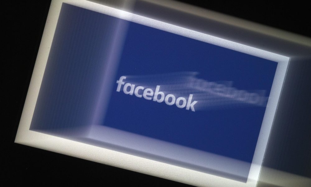 Facebook censura Trump e rimuove spot con simbolo nazi